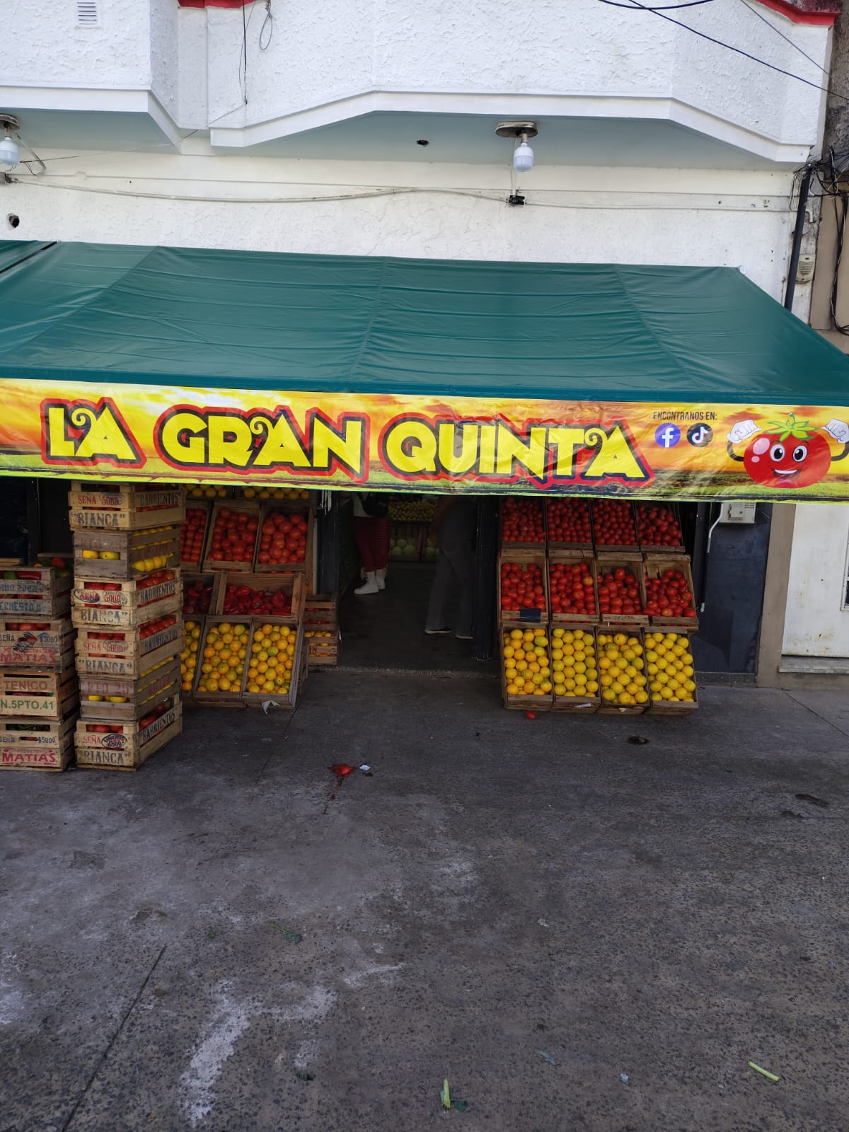 Toldo verdulería La Gran Quinta